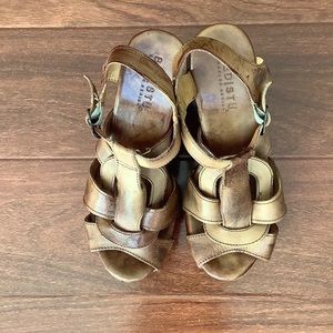 BED STU Wooden Platform Leather Sandal